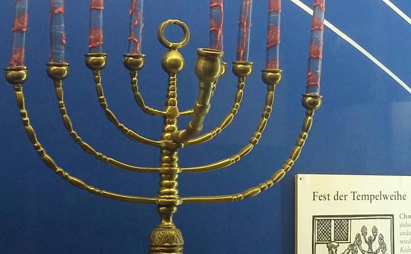 Ausstellung zum jüdischen Lichterfest „Chanukka“ im Jüdischen Museum Emmendingen